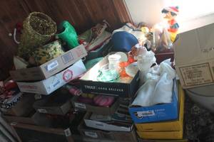 lot 5307 image: Contents of Table,  So Much Stuff