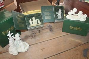 lot 5321 image: IOB Snowbabies
