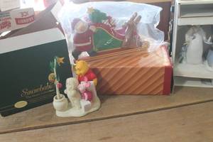 lot 5323 image: IOB Disney Snowbabies Figurine and More