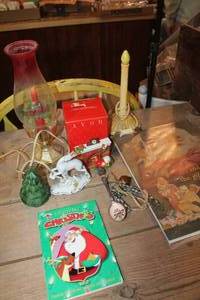 lot 5340 image: Christmas Lamp untested and More