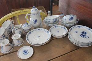 lot 5365 image: Vtg. Lottine Dishes and More