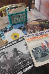 lot 5373 image: Vintage 45 Records and More