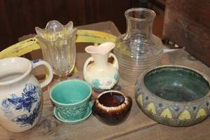 lot 5392 image: McCoy Planter small chip and More