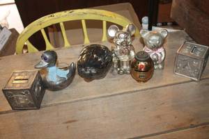 lot 5400 image: Vintage Banks
