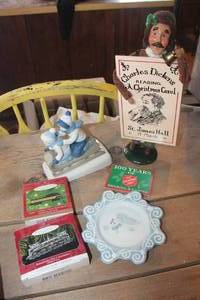 lot 5434 image: Hallmark Ornaments and More
