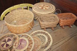 lot 5437 image: Longaberger Baskets and More