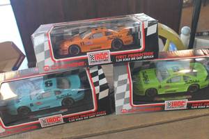 lot 5449 image: IOB Iroc Dodge 124 Scale Cars