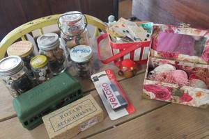 lot 5452 image: Vintage Buttons in Jars and More