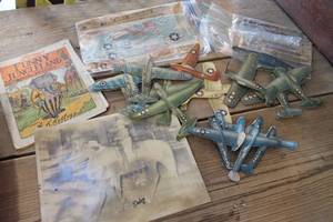 lot 5461 image: Antique Kelloggs Magazine, Paper Airplanes & More