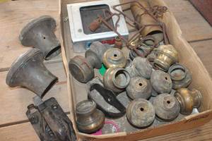 lot 5470 image: Vtg. Metal Knobs and More