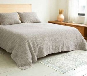 lot 13096 image: Avocado Organic Cotton 3 Piece Coverlet Set Queen Herringbone Taupe