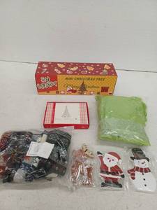 lot 13133 image: Small Lot Of Holiday Items