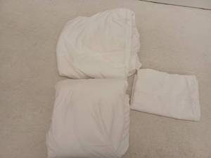 lot 13141 image: Jennifer Adams Eternal Collection FullDouble Size White Sheet Set