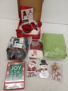 lot 13151 image: Christmas Decor Lot