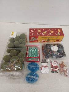 lot 13477 image: Miscellaneous Holiday Lot