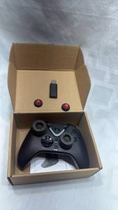 lot 2053 image: Wireless 2.4G Gamepad Controller with USB Receiver&nbsp