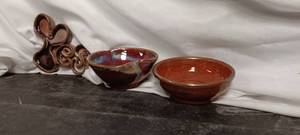 lot 36174 image: Vintage red and white glasses ceramic drop bowl