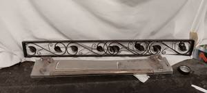 lot 36199 image: Bathroom 18 Towel bar set and Metal rectangle flower decoration
