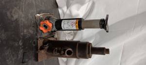 lot 36242 image: Hydrallic bottle jack
