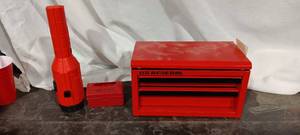 lot 36244 image: US General Tool Box