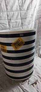 lot 36363 image: Small Trashcan