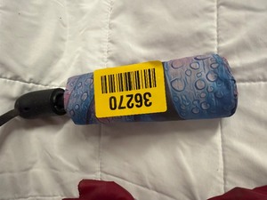 lot 36270 image: 2 Umbrellas