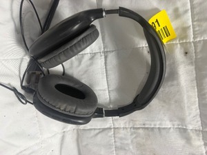 lot 36291 image: Headphones
