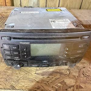 lot 14 image: Blaupunkt Ford Car Radio CD MP3 Unit 3S4T-18C869-AF