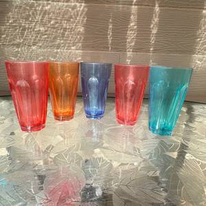 lot 24 image: Lot of 5 Tapered Drinking Tumblers