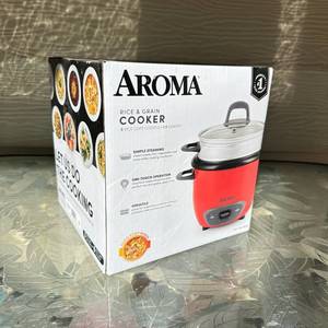 lot 28 image: Aroma 1.5 Quart Rice & Grain Cooker 6 Cups Cooked new in box - unopened