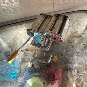 lot 33 image: Marcato Manual Pasta Machine with Hand Crank and Table Clamp