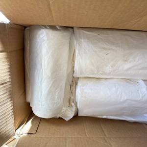 lot 35 image: TuffSkins 33 Gal Coreless Roll Can Liners 33 x 40 in 0.43 Mil BSN113340