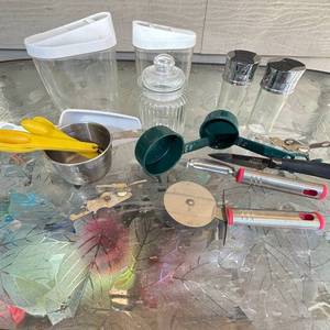 lot 41 image: Mixed Kitchen Utensil Lot Measuring Cups Spoons Peeler Can Opener Pizza Cutter