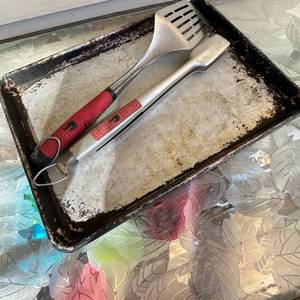 lot 46 image: Grill Spatula and Tongs Set Red Handles &amp Large baking sheet
