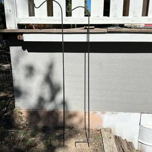 lot 66 image: Shepherd Hooks 7ft - 2 Count Garden Stakes 1 of 2 sets