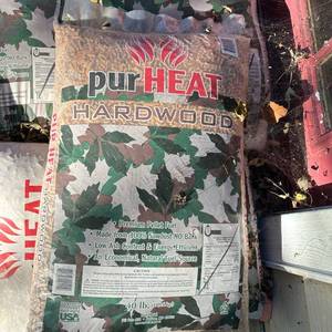 lot 75 image: PurHeat Hardwood Wood Pellet Fuel 40 lb