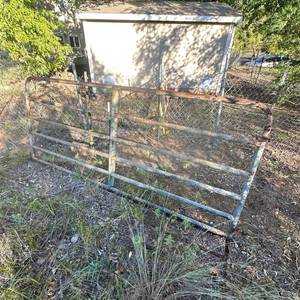 lot 77 image: Livestock Gate Panel with Horizontal Pipe Rails