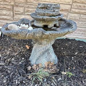 lot 92 image: Tiered Garden Water Fountain with Bird Bath Basin 32H x 35W