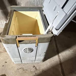 lot 103 image: Igloo Cooler Kool Mate 36 - no cord