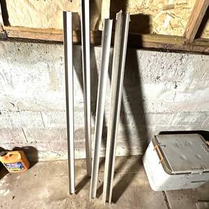 lot 104 image: Lot of 4 Long Channel Profile Strips