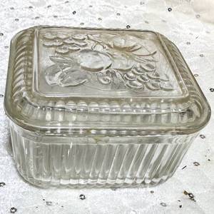 lot 136 image: Clear Glass Covered Dish with Ribbed Sides and Embossed Fruit Design Lid