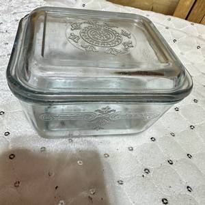 lot 139 image: Square Clear Glass Food Storage Container with Lid, Embossed Pattern