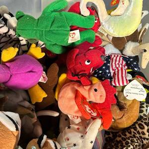 lot 144 image: Ty Beanie Babies Plush Stuffed Animal Lot Assorted Teenie Beanie Babies