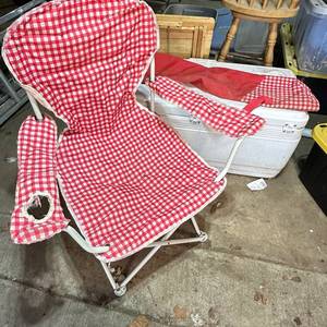 lot 150 image: Folding Camp Chair with Armrest Pockets