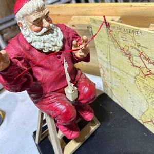 lot 154 image: Possible Dreams Norman Rockwell Santa Figurine Clothtique 1991 - 12.5H x 9.5sq