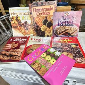 lot 163 image: Cookbook Lot of 7 Cookie Books Better Homes and Gardens Betty Crocker