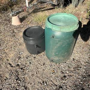 lot 179 image: Plastic Barrels with Spigot Fittings, Qty 2