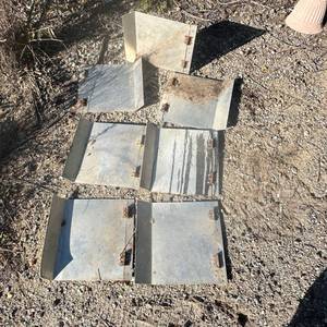 lot 180 image: Lot of 7 Metal doors with Spring Hinges and Folded Side Edge for dog runs