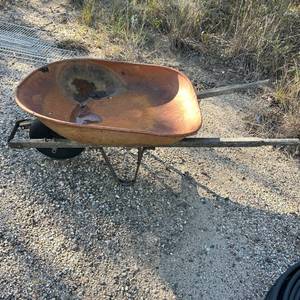 lot 189 image: Wheelbarrow with Metal Tray and Wood Handles