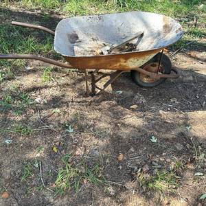 lot 194 image: Wheelbarrow Single Wheel Garden Cart